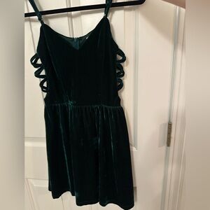 Tobi Velvet Mini Dress in Dark Green